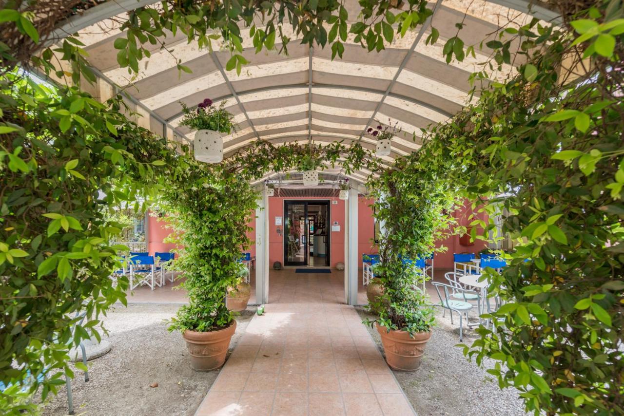 Hotel Villa Rosa Cesenatico Exteriör bild